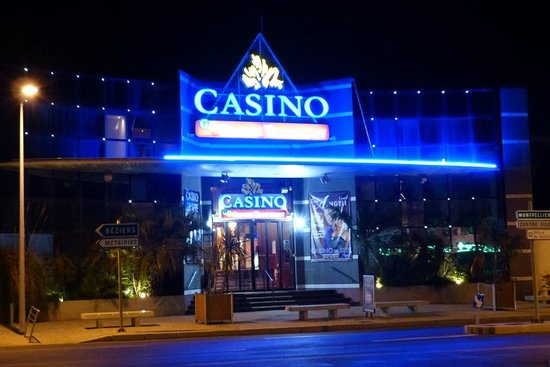 Casino de Sète de nuit (salle de jeux, spectacles) : image de Casino Groupe Tranchant de Sète - Tripadvisor