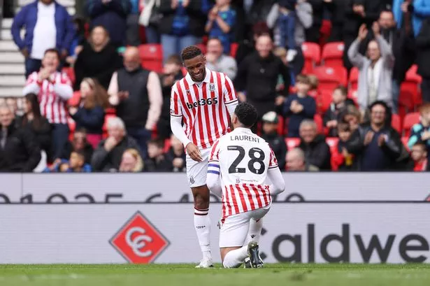 Người đàn ông ngôi sao rời Stoke City khi người đàn ông chủ chốt ở lại sau trận chiến sinh tồn thành công - Stoke-on-Trent Live