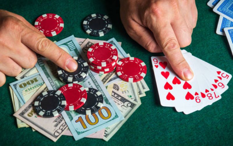 Tìm hiểu thứ tự Poker HitClub chi tiết cho người mới bắt đầu 