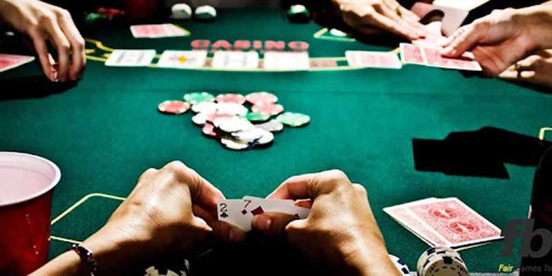 Poker là gì? Cách chơi, luật chơi poker cơ bản