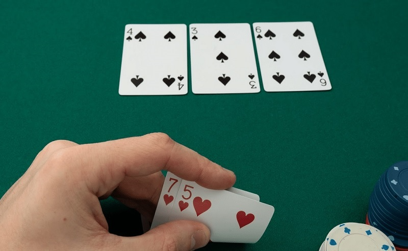 Bài rác trong Poker là gì? Cách chơi khi xuất hiện bài rác