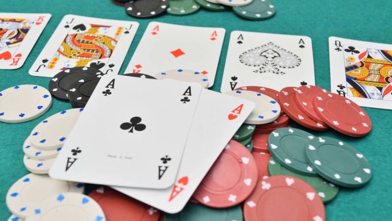 Phân biệt Xì Tố và Poker - Chia sẻ cho anh em nên tham gia trò chơi nào?