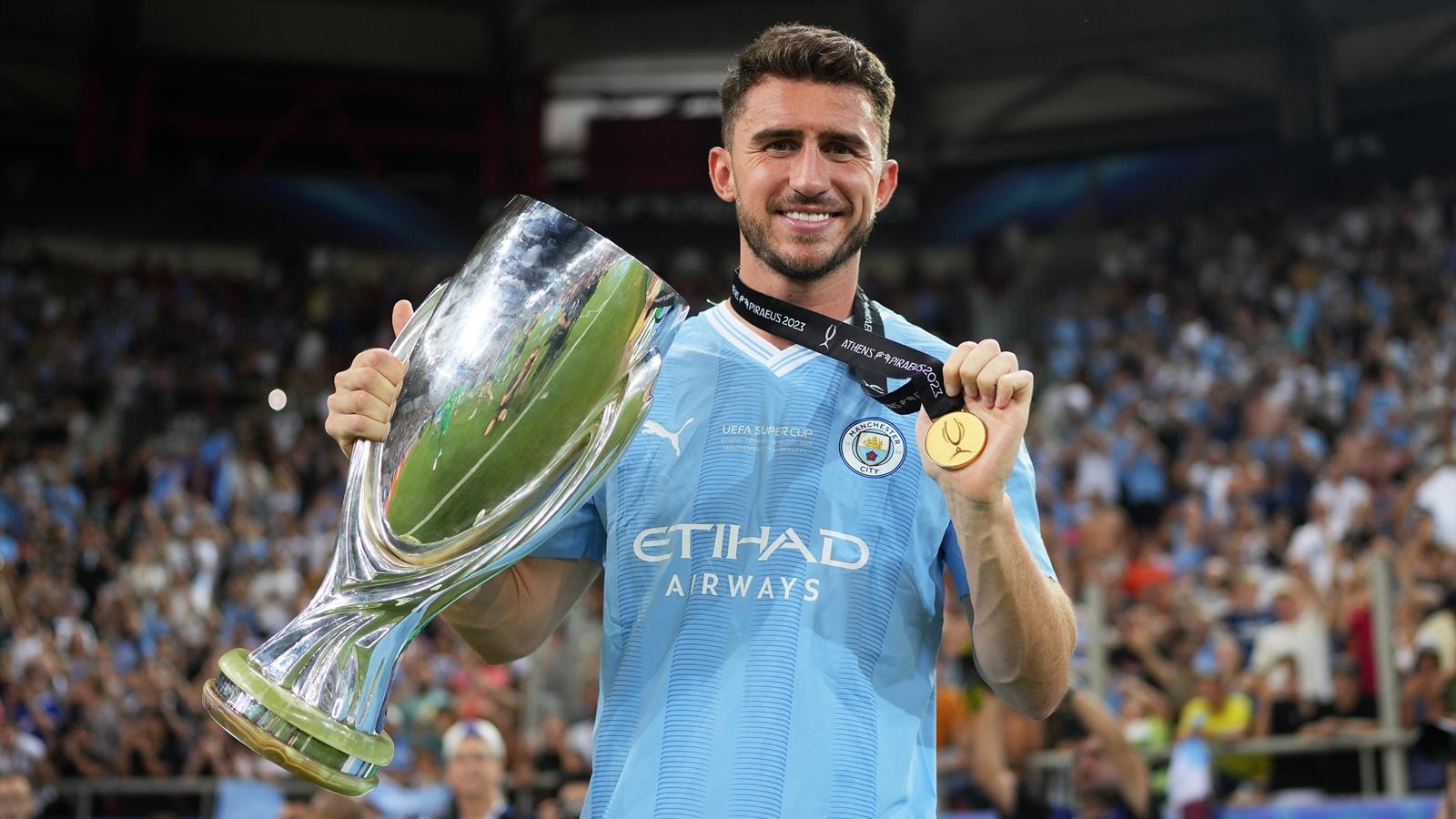 Đánh giá chuyên sâu về Aymeric Laporte và so sánh với các hậu vệ khác của Real