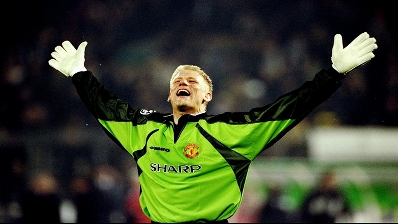 Peter Schmeichel chắc chắn là thủ môn của MU xuất sắc nhất lịch sử