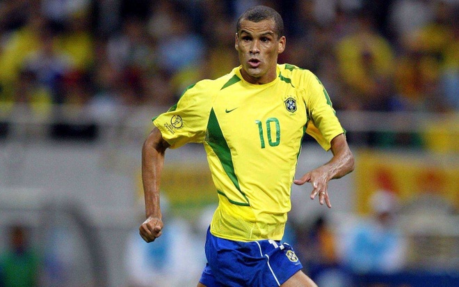 Rivaldo quan trọng hơn Ronaldo tại World Cup 2002 - Bóng đá Anh