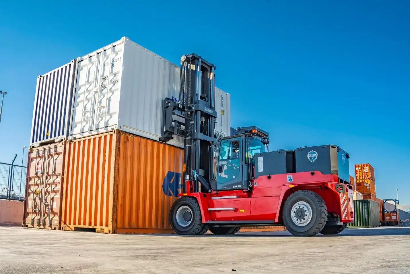 So sánh xe nâng xăng và xe nâng dầu - Phuc Bi Forklift
